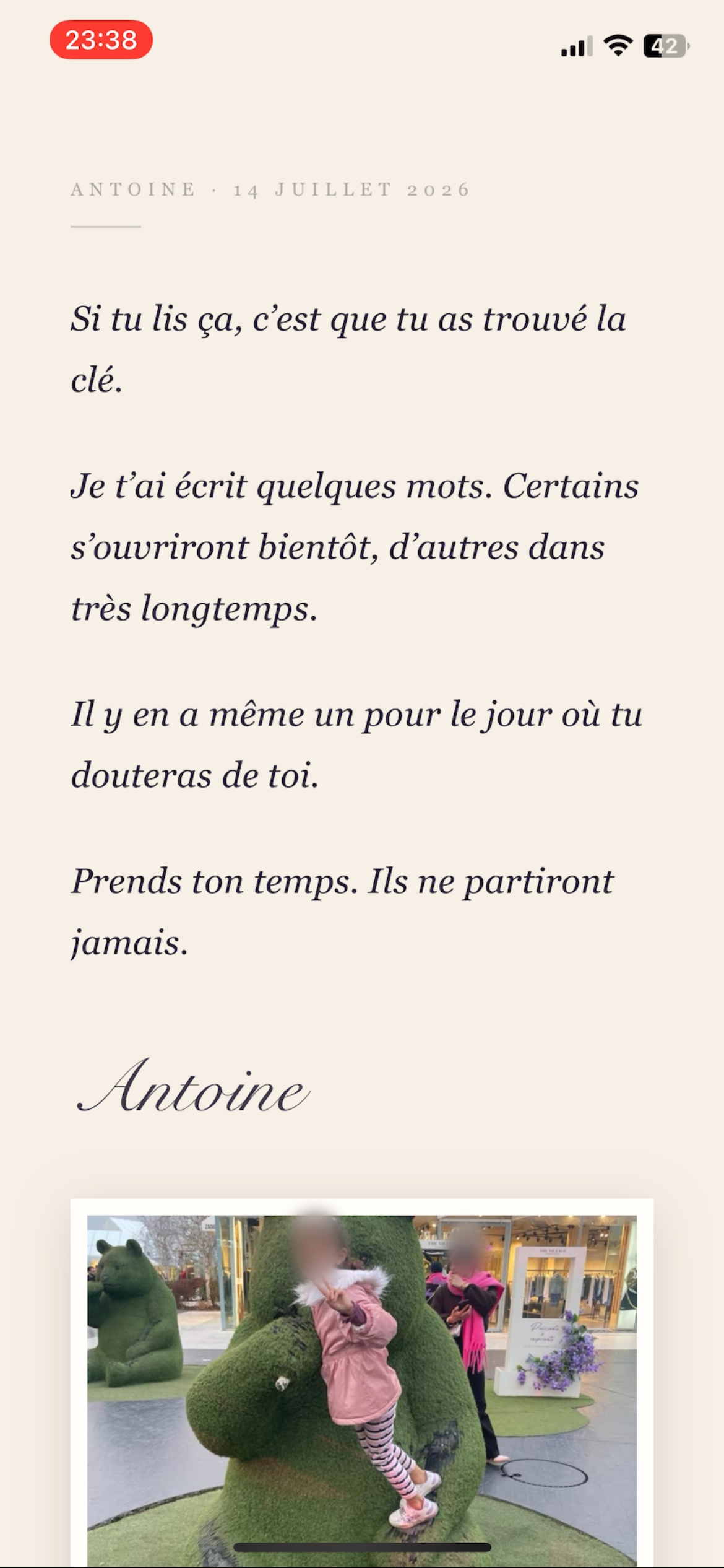 Un mot ouvert, sur le papier
